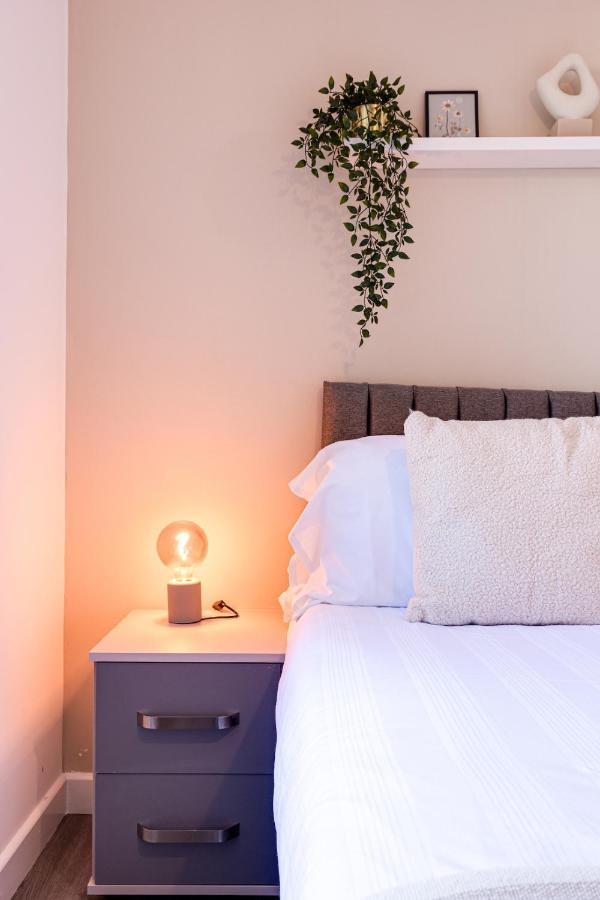 Stunning 1 Bed Apartment In The Heart Of Stockport Eksteriør bilde
